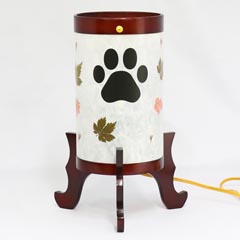盆提灯: ペット用 風花灯 肉球入り サクラ色塗 電気コード式 木製