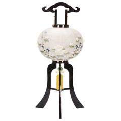 盆提灯: 黒溜塗 竹ひご巻火袋 絹二重 絵入 電気コード式 木製