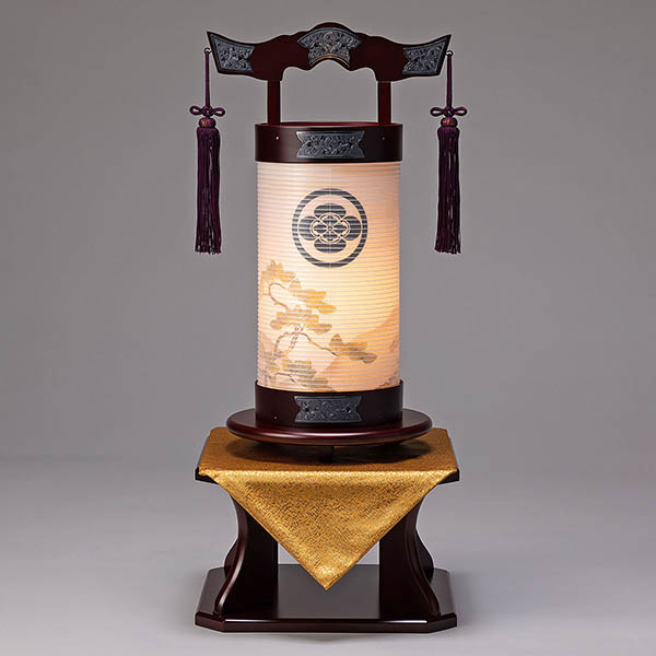 煌 桜調 絹二重 黒いぶし手打金具 松山水柄 小足 桜調 飾り台付き 木製 電気コード式 【家紋入代