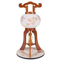 盆提灯: 大内行灯 ケヤキ調 小枝に桜 紙一重 丸盆付 木製 電気コード式