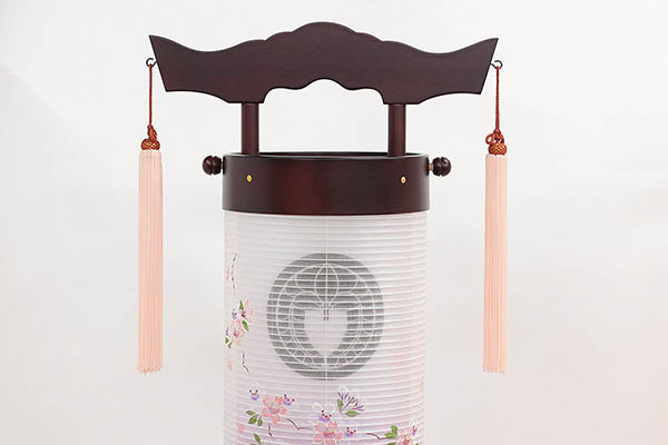 盆提灯 井上為吉 法明燈 桜 絹二重 枝垂れ桜 対柄 台付 (一対入り) 詳細画像 井上為吉 盆提灯 法明燈 桜 絹二重 枝垂れ桜 対柄 台付 (一対入り) 詳細画像