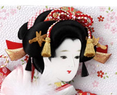 金襴金彩刺繍押絵板　小春　花飾り