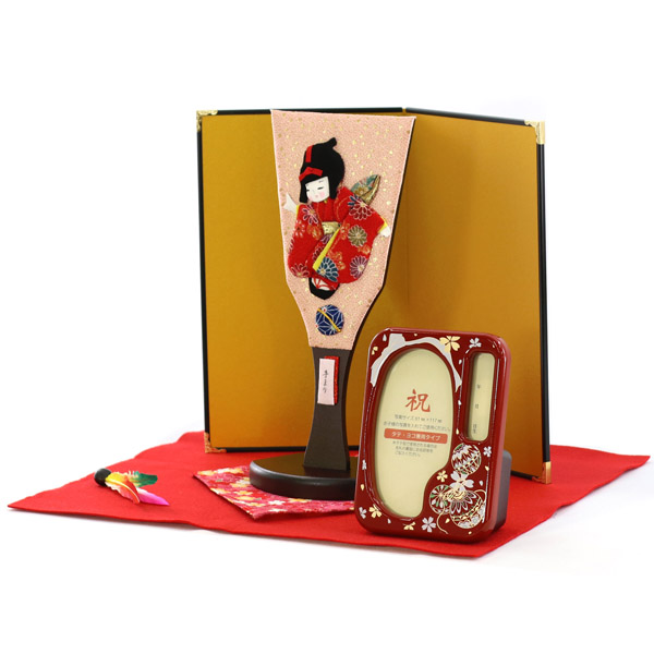 羽子板 守田 わらべ羽子板 手まり 金屏風 敷き布 羽根 オルゴール写真立て付き 詳細画像 守田 羽子板 わらべ羽子板 手まり 金屏風 敷き布 羽根 オルゴール写真立て付き 詳細画像