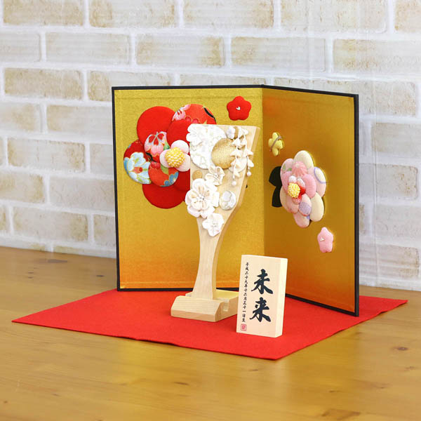 羽子板 美山 つまみ細工 髪飾り付き 白金 羽子板 (小) 花満開屏風 敷き布セット 詳細画像 美山 羽子板 つまみ細工 髪飾り付き 白金 羽子板 (小) 花満開屏風 敷き布セット 詳細画像