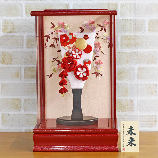 羽子板 美山 つまみ細工 羽子板 赤 赤パール塗り アクリルケース 詳細画像 美山 羽子板 つまみ細工 羽子板 赤 赤パール塗り アクリルケース 詳細画像