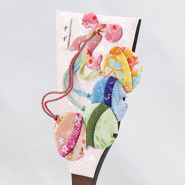 羽子板 守田 ちりめん細工 姫羽子板 すず パール白/ピンク塗り アクリルケース 詳細画像 守田 羽子板 ちりめん細工 姫羽子板 すず パール白/ピンク塗り アクリルケース 詳細画像