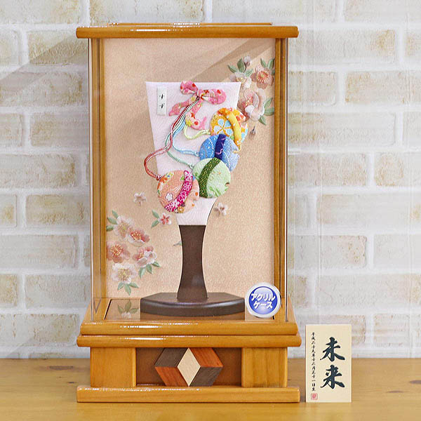 羽子板 守田 ちりめん細工 姫羽子板 すず 杏 木目 アクリルケース 詳細画像 守田 羽子板 ちりめん細工 姫羽子板 すず 杏 木目 アクリルケース 詳細画像