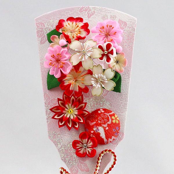 羽子板 久月 つまみ細工 桃赤 20227-1 パール白/ピンク塗り アクリルケース 詳細画像 久月 羽子板 つまみ細工 桃赤 20227-1 パール白/ピンク塗り アクリルケース 詳細画像