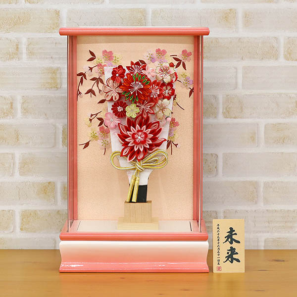 羽子板 守田 つまみ細工 羽子板 赤 パール白/ピンク塗り アクリルケース 詳細画像 守田 羽子板 つまみ細工 羽子板 赤 パール白/ピンク塗り アクリルケース 詳細画像