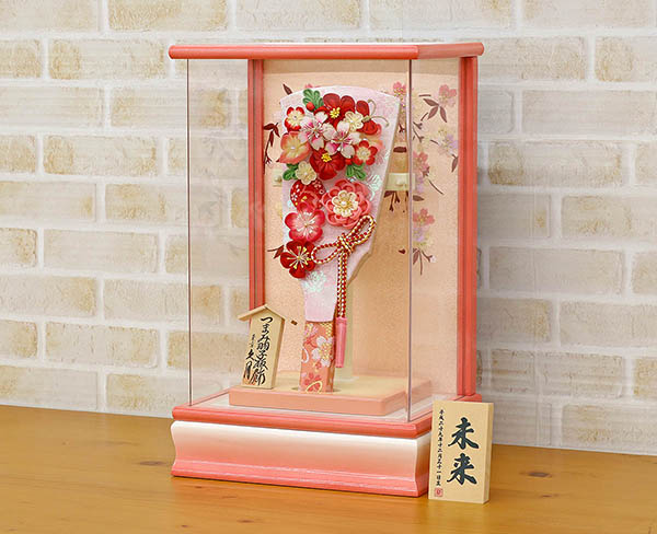 久月　 羽子板　つまみ細工 羽子板 桃赤花 パール白/ピンク塗り アクリルケース　詳細画像