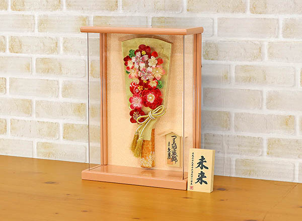 久月　 羽子板　つまみ細工 羽子板 金赤花 壁掛け 額飾り パールピンク塗り アクリルケース　詳細画像