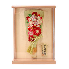 羽子板: つまみ細工 羽子板 金赤花 壁掛け 額飾り パールピンク塗り アクリルケース