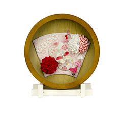 羽子板: 壁掛け 額飾り ももか つまみ細工飾り 円形 丸型 アクリルケース飾り スタンド付き