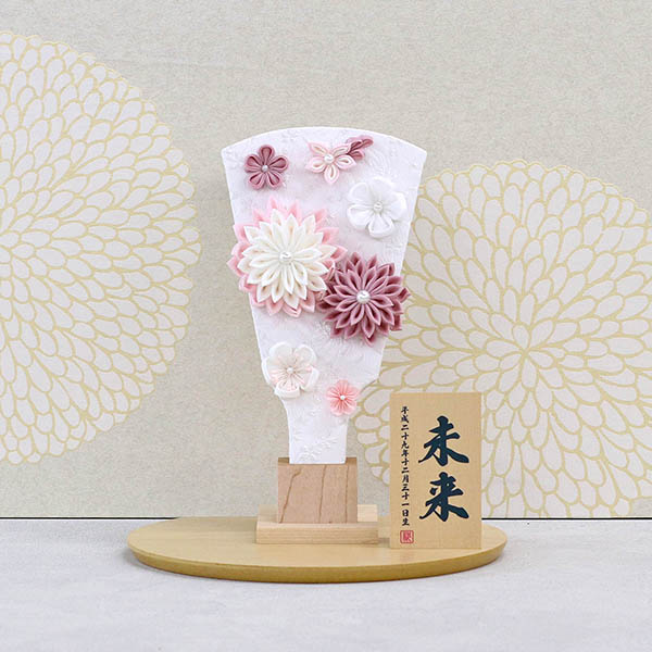 羽子板 守田 つまみ細工 羽子板 白/薄紫 半円形敷板セット 詳細画像 守田 羽子板 つまみ細工 羽子板 白/薄紫 半円形敷板セット 詳細画像