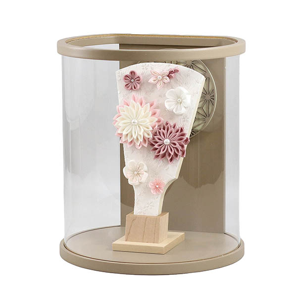 羽子板 守田 つまみ細工 羽子板 白/薄紫 モカ塗り まどか 麻の葉文様 円形 筒型 アクリルケース 詳細画像 守田 羽子板 つまみ細工 羽子板 白/薄紫 モカ塗り まどか 麻の葉文様 円形 筒型 アクリルケース 詳細画像