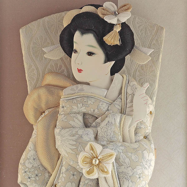 久月　 羽子板　振袖 アイボリー塗 アクリルケース飾り　詳細画像
