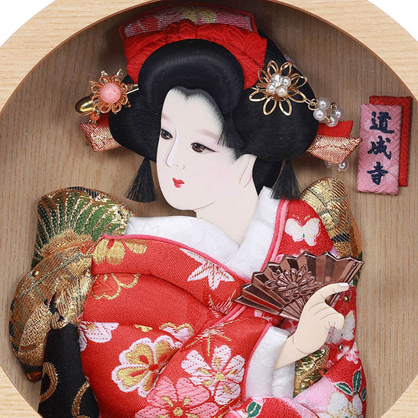 羽子板 フジキ 壁掛け 額飾り まどか 押絵飾り 道成寺 円形 丸型 アクリルケース飾り スタンド付き 詳細画像 フジキ 羽子板 壁掛け 額飾り まどか 押絵飾り 道成寺 円形 丸型 アクリルケース飾り スタンド付き 詳細画像