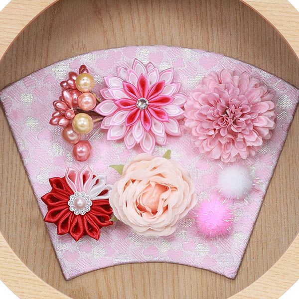 フジキ　 羽子板　壁掛け 額飾り かすみ つまみ細工飾り 円形 丸型 アクリルケース飾り スタンド付き　詳細画像