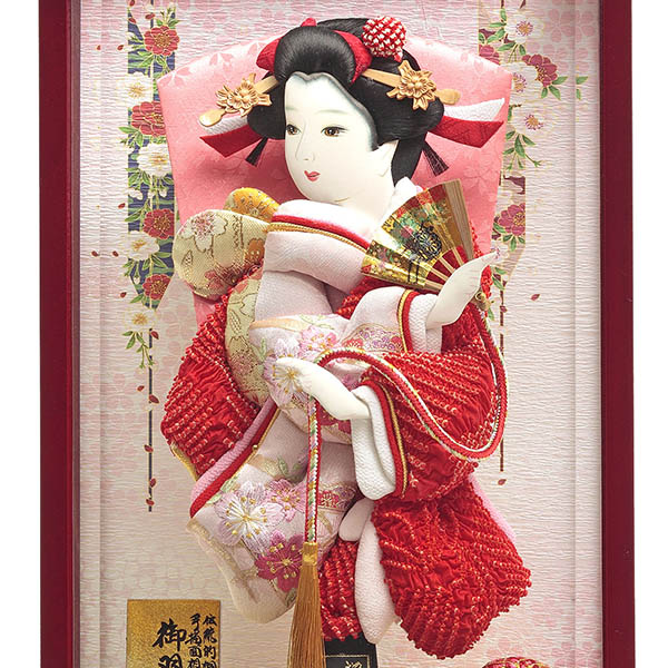 久月　 羽子板　総柄鹿の子振袖 赤塗 面取りガラスケース飾り　詳細画像