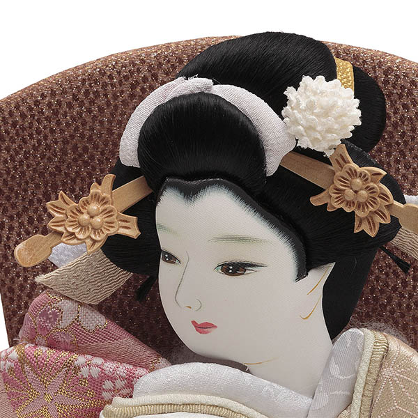 羽子板 久月 陽奈 モカ桜刺繍 茶白 銘木 胡桃 ガラスケース飾り 詳細画像 久月 羽子板 陽奈 モカ桜刺繍 茶白 銘木 胡桃 ガラスケース飾り 詳細画像