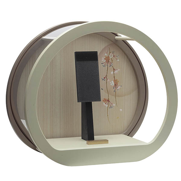 久月　 羽子板　つまみ細工 モカ 円形アクリルケース飾り 髪飾り付き　詳細画像