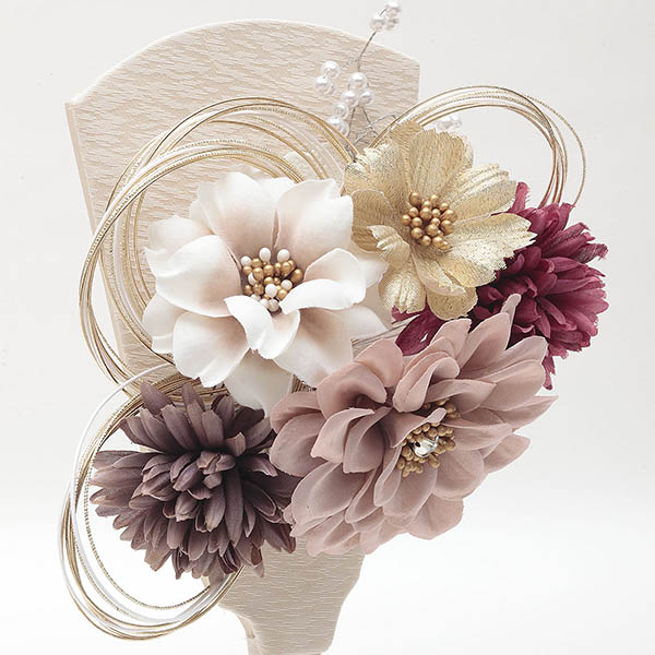 久月　 羽子板　洋花 ワイン 髪飾り グレージュ塗り 円柱 アクリルケース飾り　詳細画像