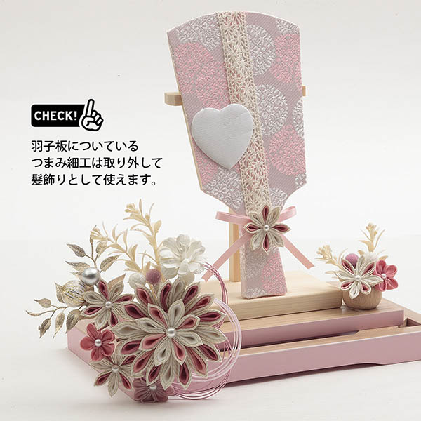 久月　 羽子板　つまみ細工 白桃 髪飾り ピンク塗 木目 アクリルケース飾り　詳細画像