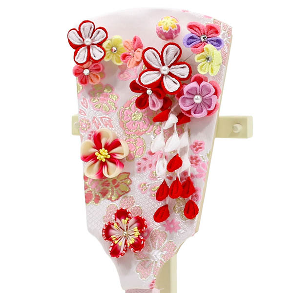 羽子板 東玉 つまみ細工 羽子板 赤 パールピンク塗り 鞠三連つるし付き 円形 丸型アクリルケース飾り 詳細画像 東玉 羽子板 つまみ細工 羽子板 赤 パールピンク塗り 鞠三連つるし付き 円形 丸型アクリルケース飾り 詳細画像