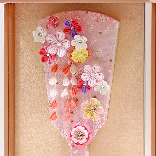 羽子板 東玉 つまみ細工 羽子板 ピンク 壁掛け 額飾り パールピンク塗り アクリルケース飾り 詳細画像 東玉 羽子板 つまみ細工 羽子板 ピンク 壁掛け 額飾り パールピンク塗り アクリルケース飾り 詳細画像