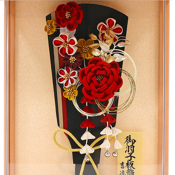 吉徳　 羽子板　つまみ細工 髪飾り 羽子板 ブラック レッド 壁掛け 額飾り パールピンク塗り アクリルケース　詳細画像