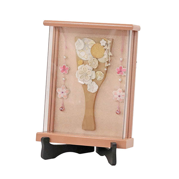 美山　 羽子板　つまみ細工 髪飾り付き 白金 羽子板 (小) パールピンク塗り 壁掛け 額飾り 桜つるし付き アクリルケース　詳細画像