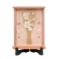つまみ細工 髪飾り付き 白金 羽子板 (小) パールピンク塗り 壁掛け 額飾り 桜つるし付き アクリ