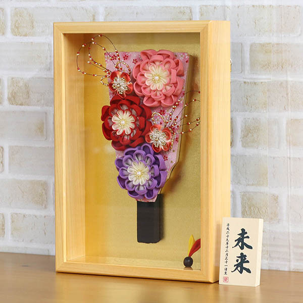 羽子板 守田 つまみ細工 水引き 羽子板 ピンク 壁掛け 額飾り ヒノキ製 アクリルケース 詳細画像 守田 羽子板 つまみ細工 水引き 羽子板 ピンク 壁掛け 額飾り ヒノキ製 アクリルケース 詳細画像