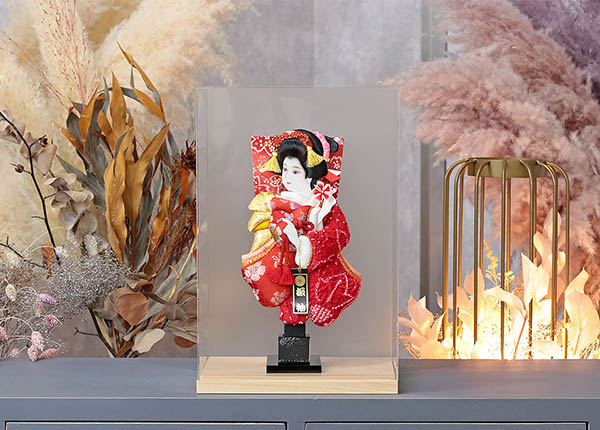 幸月　 羽子板　花振袖 金襴かのこ 赤 アクリルケース 霞 KASUMI 2436　詳細画像