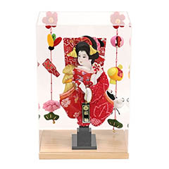 羽子板: 花振袖 金襴かのこ 赤 どこでもつるし付き アクリルケース 霞 KASUMI 2436