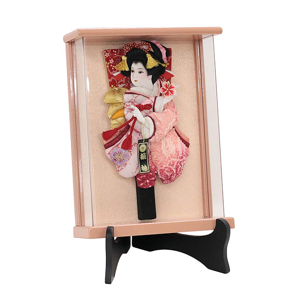 羽子板 幸月 花振袖 金襴かのこ ピンク 壁掛け 額飾り パールピンク塗り アクリルケース スタンドセット 詳細画像 幸月 羽子板 花振袖 金襴かのこ ピンク 壁掛け 額飾り パールピンク塗り アクリルケース スタンドセット 詳細画像