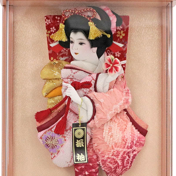 羽子板 幸月 花振袖 金襴かのこ ピンク 壁掛け 額飾り パールピンク塗り アクリルケース スタンドセット 詳細画像 幸月 羽子板 花振袖 金襴かのこ ピンク 壁掛け 額飾り パールピンク塗り アクリルケース スタンドセット 詳細画像