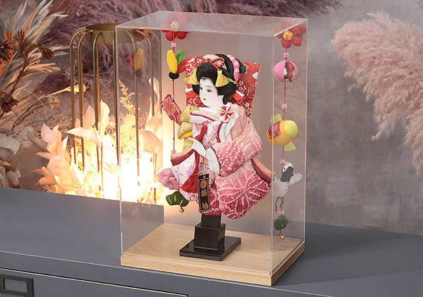羽子板 幸月 花振袖 金襴かのこ ピンク どこでもつるし付き アクリルケース 霞 KASUMI 2436 詳細画像 幸月 羽子板 花振袖 金襴かのこ ピンク どこでもつるし付き アクリルケース 霞 KASUMI 2436 詳細画像