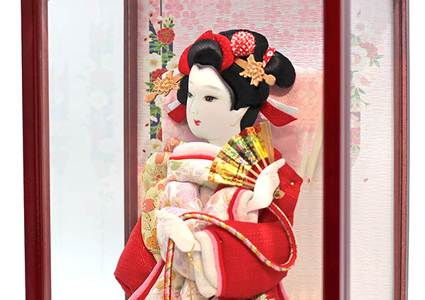 羽子板 久月 総柄鹿の子振袖 美咲A 赤塗 面取りガラスケース飾り 詳細画像 久月 羽子板 総柄鹿の子振袖 美咲A 赤塗 面取りガラスケース飾り 詳細画像