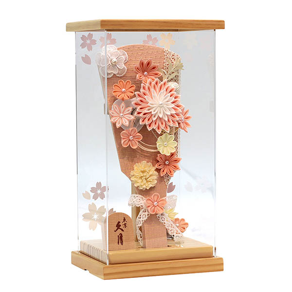 羽子板 久月 つまみ細工 サーモン 木目桜 アクリルケース飾り 髪飾り付き 詳細画像 久月 羽子板 つまみ細工 サーモン 木目桜 アクリルケース飾り 髪飾り付き 詳細画像
