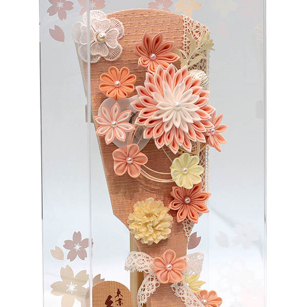 羽子板 久月 つまみ細工 サーモン 木目桜 アクリルケース飾り 髪飾り付き 詳細画像 久月 羽子板 つまみ細工 サーモン 木目桜 アクリルケース飾り 髪飾り付き 詳細画像
