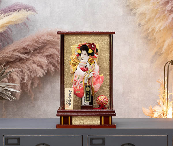 羽子板 吉徳 鹿の子 ピンク 刺繍 花梨塗り アクリルケース飾り 詳細画像 吉徳 羽子板 鹿の子 ピンク 刺繍 花梨塗り アクリルケース飾り 詳細画像
