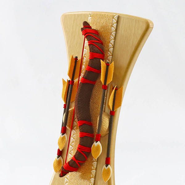 美山　 破魔弓　木製・ちりめん インテリア破魔弓 赤紐 透かし麻の葉模様 木製 円形 三日月形飾り台 (大)　詳細画像