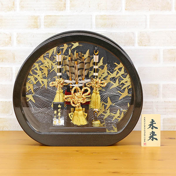 幹山　 破魔弓　円 まどか 黒金ラメ塗り 円形 丸形 アクリルケース飾り　詳細画像