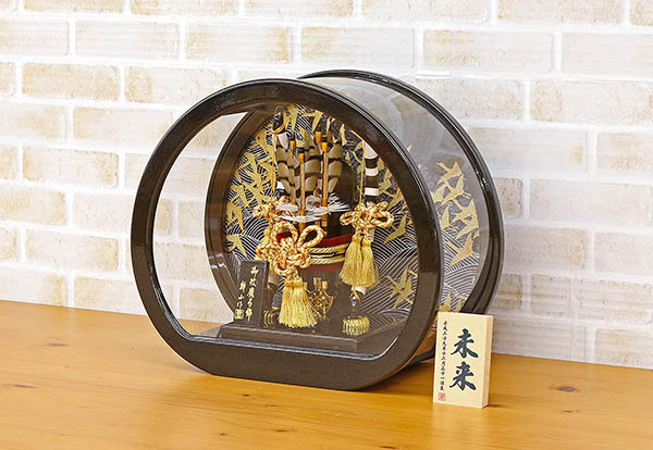 幹山　 破魔弓　円 まどか 黒金ラメ塗り 円形 丸形 アクリルケース飾り　詳細画像