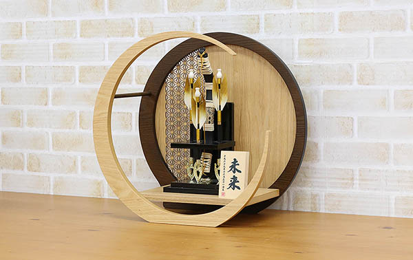 破魔弓 リュウコドウ 三本立 透かし麻の葉模様 木製 円形 三日月形飾り台 (大) 詳細画像 リュウコドウ 破魔弓 三本立 透かし麻の葉模様 木製 円形 三日月形飾り台 (大) 詳細画像