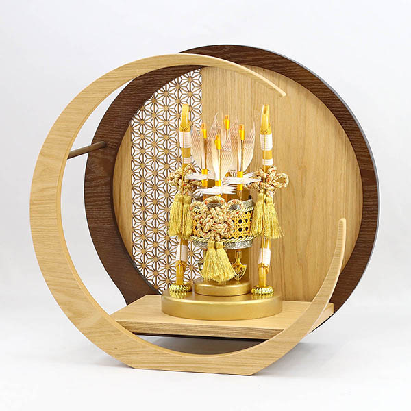 破魔弓 東玉 黎(れい) 透かし麻の葉模様 木製 円形 三日月形飾り台 (大) 詳細画像 東玉 破魔弓 黎(れい) 透かし麻の葉模様 木製 円形 三日月形飾り台 (大) 詳細画像