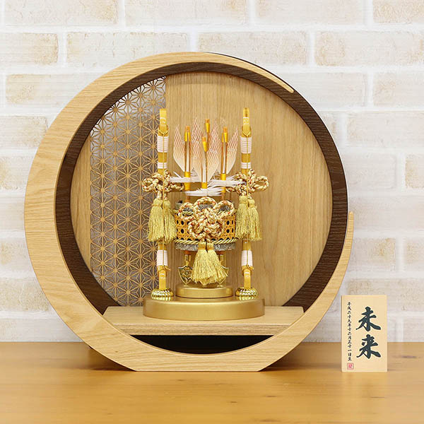 破魔弓 東玉 黎(れい) 透かし麻の葉模様 木製 円形 三日月形飾り台 (大) 詳細画像 東玉 破魔弓 黎(れい) 透かし麻の葉模様 木製 円形 三日月形飾り台 (大) 詳細画像