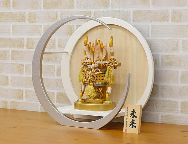 東玉　 破魔弓　黎（れい） 白銀 木製 円形 三日月形飾り台 (大)　詳細画像