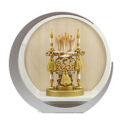 破魔弓: 黎（れい） 白銀 木製 円形 三日月形飾り台 (大)